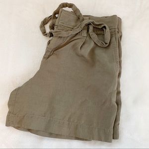 3/$25 Banana Republic Green Shorts with Tie